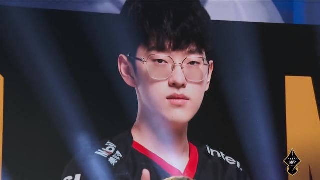 Scout重返赛场，晋级下一阶段首场状态出色，C9观众沸腾！