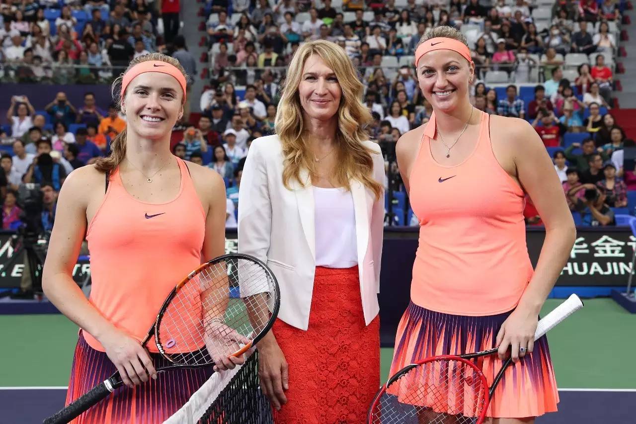 战术调整首场状态出色，MAD观众沸腾！，科维托娃重返赛场观众掌声雷动(战略上藐视敌人战术上重视敌人)